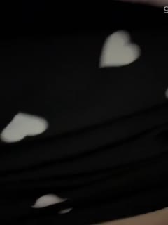 老爸外出应酬喝酒畜生儿子竟半夜偷偷爬上老妈的床...