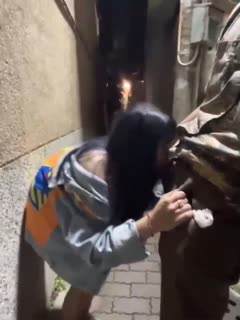 情侣玩露出油麻地天后古庙前宽衣露乳大不敬性上瘾去后巷做爱抽插引起香港市民网络讨伐